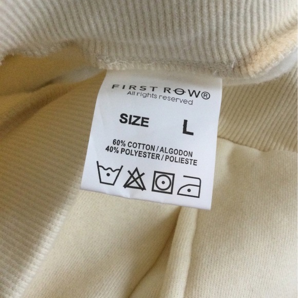 First Row Women’s Cream Graphic Patch Fleece Shorts Size L - Picture 5 of 8